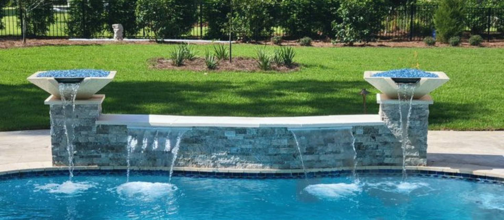 TessaRai Square Fire & Water Bowl in GFRC Concrete - Majestic Fountains