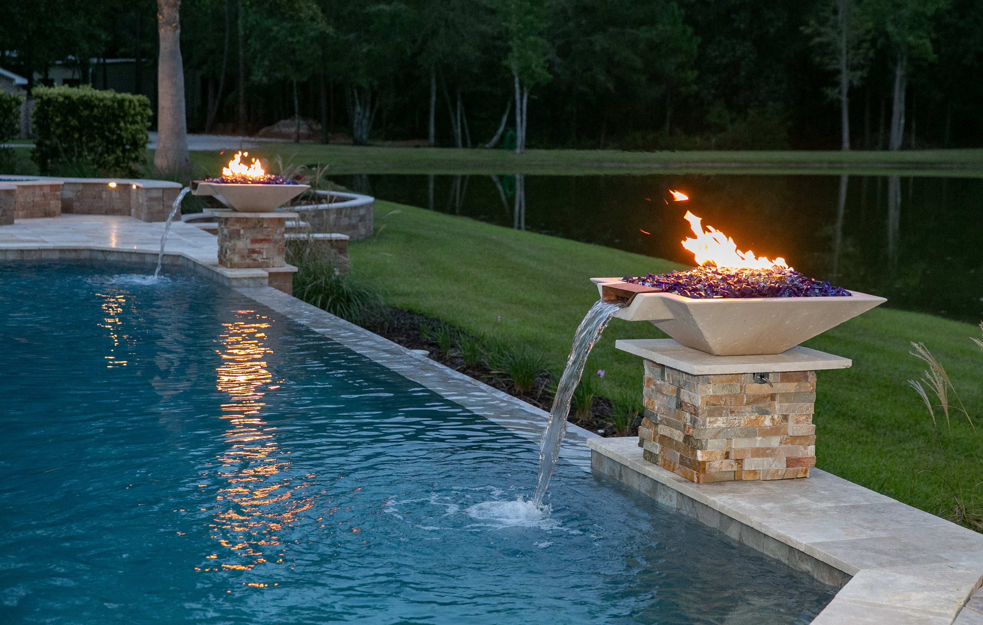 TessaRai Square Fire & Water Bowl in GFRC Concrete - Majestic Fountains