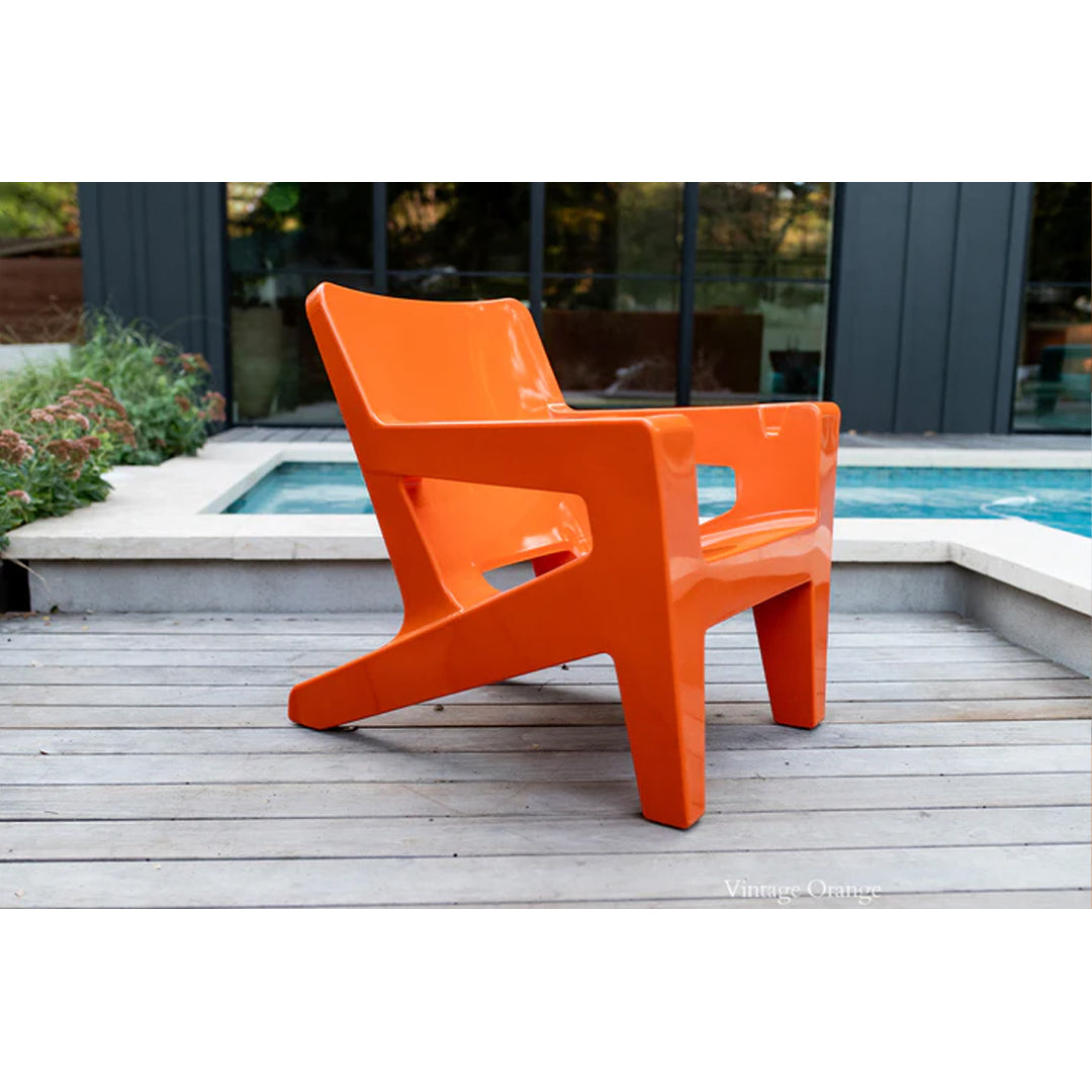Tupelo Bask Lounge Chair - In-Pool & Patio Furniture - Majestic Fountains