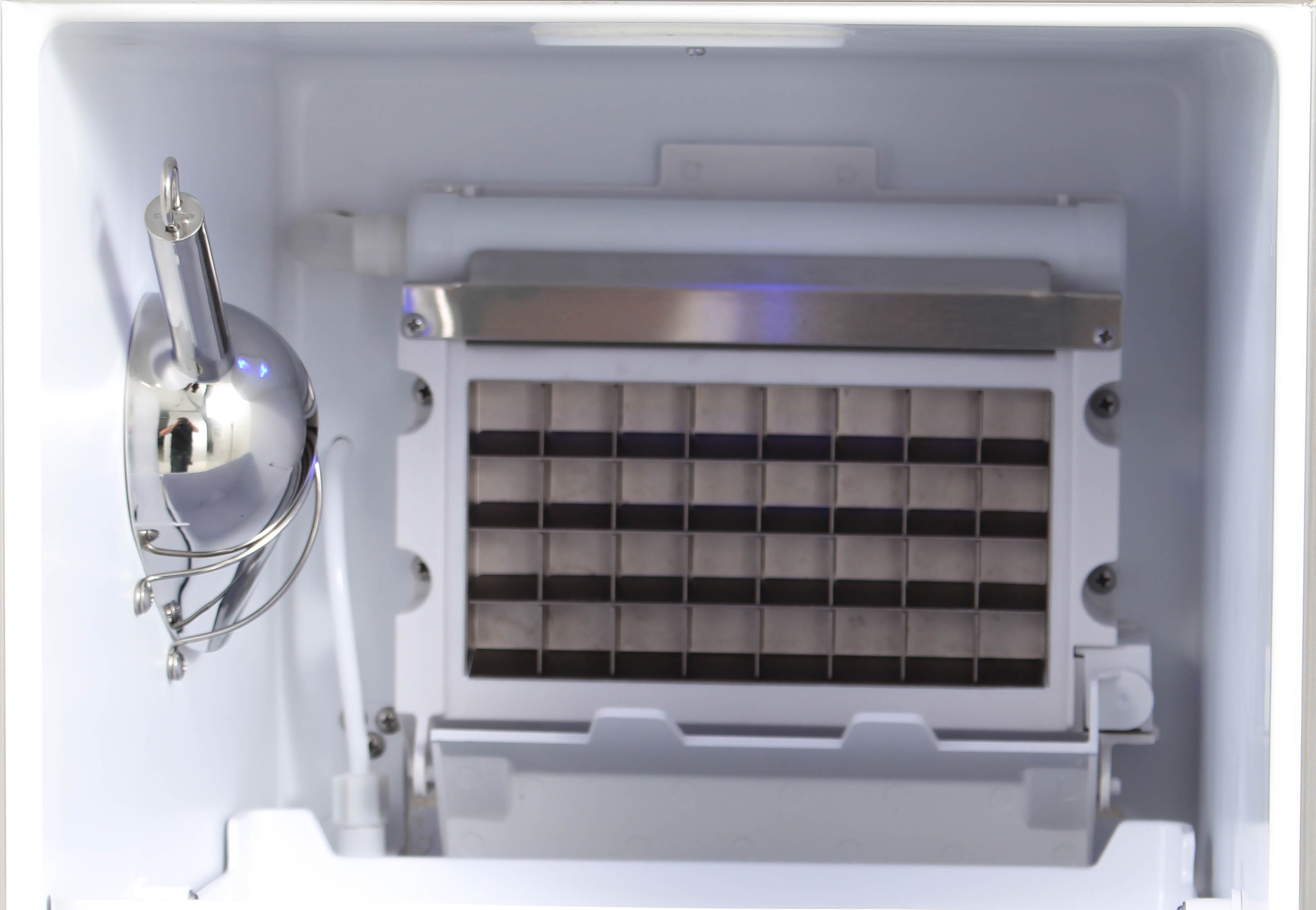 Blaze 50 Lb. 15-Inch Outdoor Ice Maker with Gravity Drain — view 6