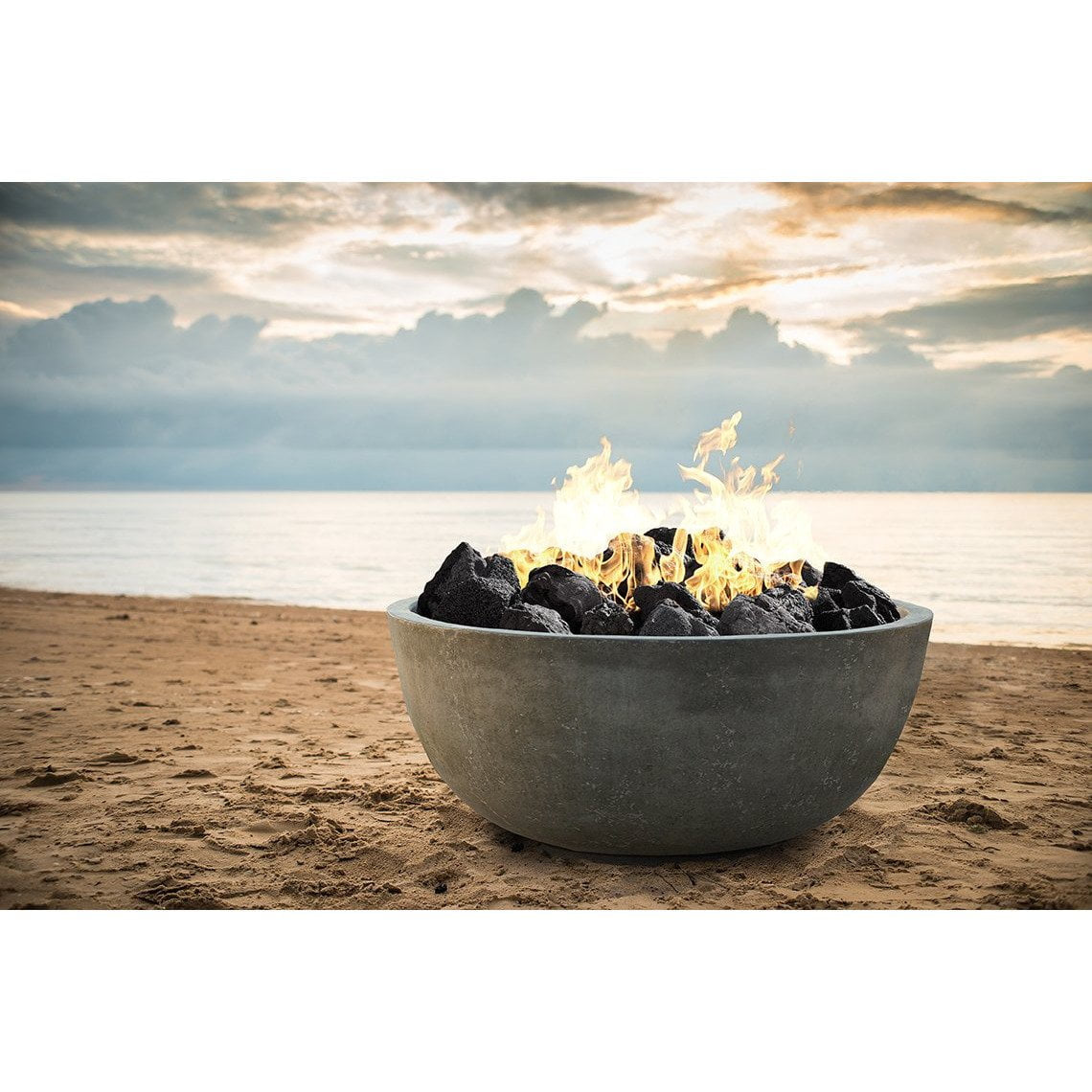 Moderno 1 Fire Pit in GFRC Concrete by Prism Hardscapes -  Majestic Fountains