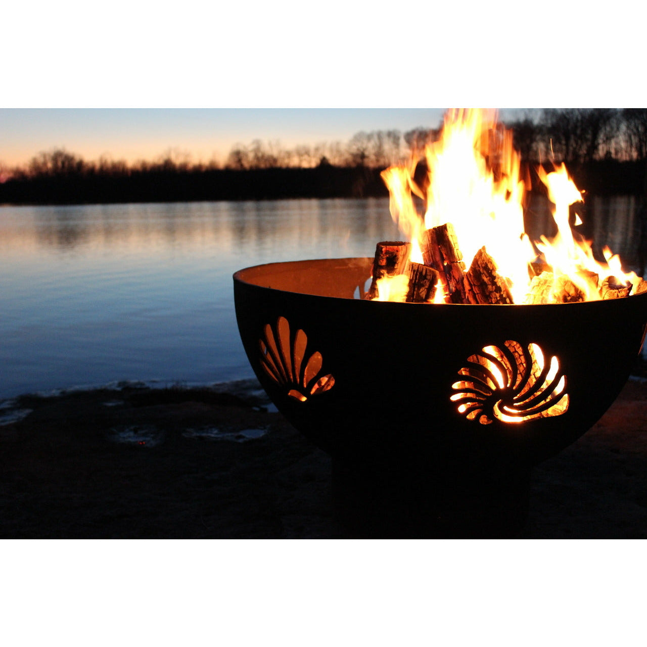 Beachcomber by Fire Pit Art - Majestic Fountains